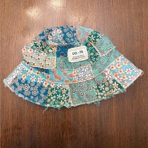 UO-76 Urban Outfitters EUC Style No. 003/47 Floral Patchwork Bucket Hat